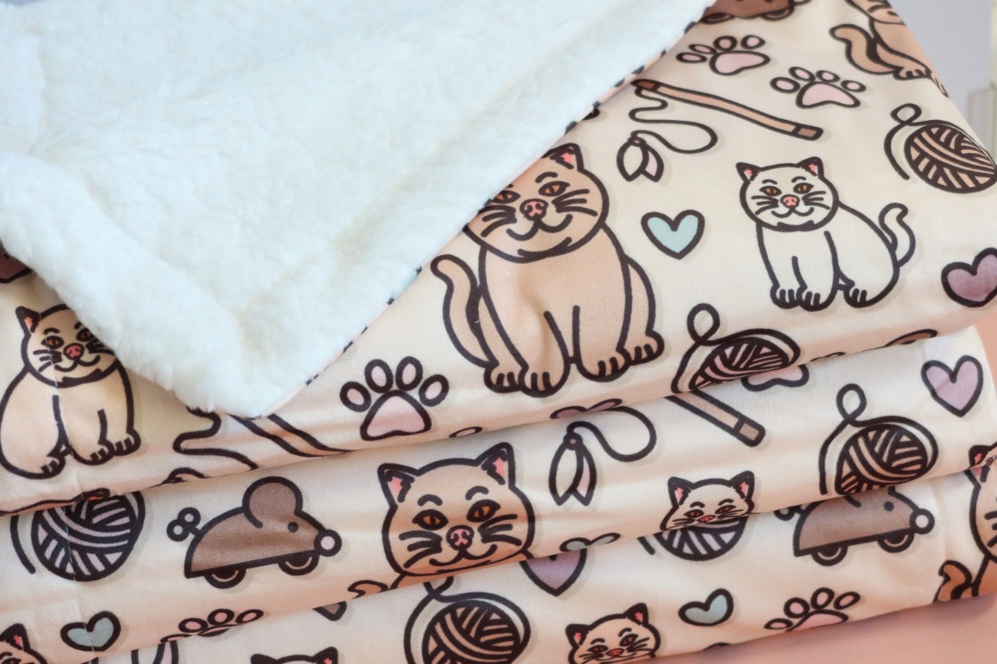 The “Aurabeau” Cat Kitten Cosy Blanket Bedding